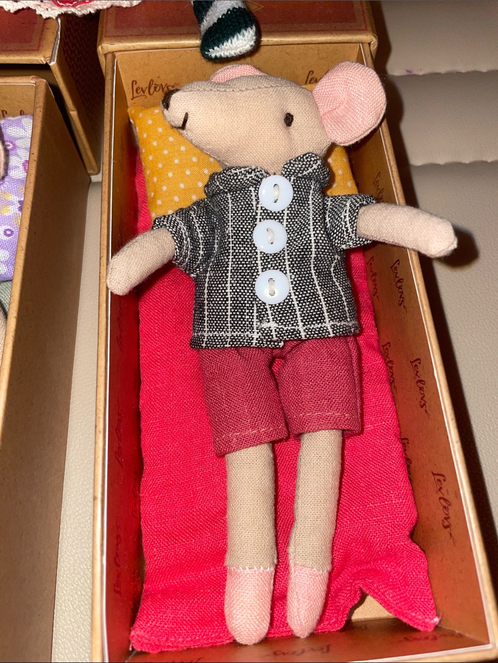 Levlovs Set of 2 mice ( sister and brother) in matchbox beds . - Picture 4 of 12